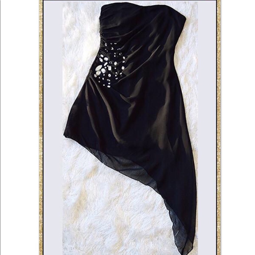 ‘Black Tie’ Strapless Dress - Picture 3 of 4